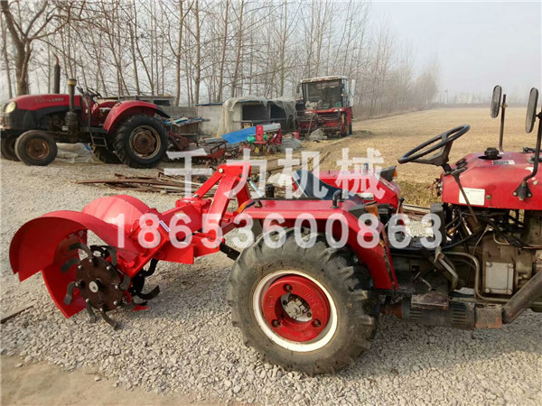 小四轮开沟机