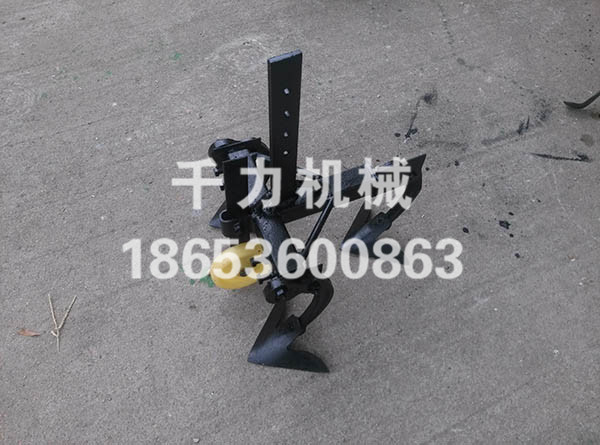 三角耘锄